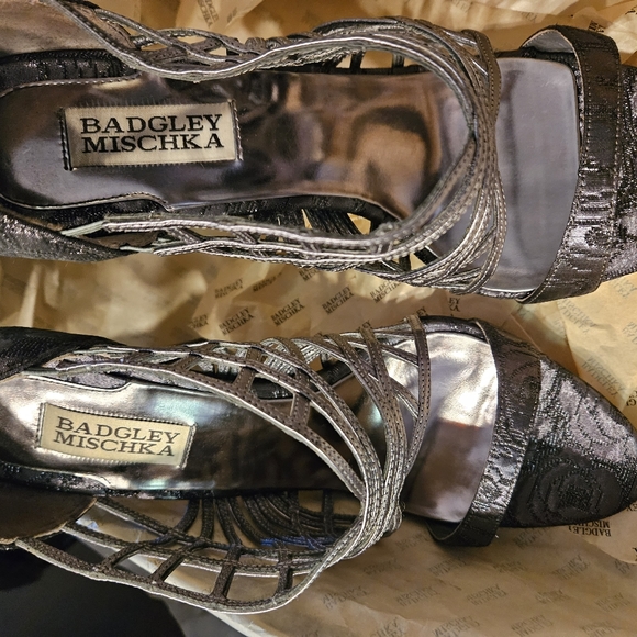 Badgley Mischka stiletto heel lace high heels. - Picture 2 of 10